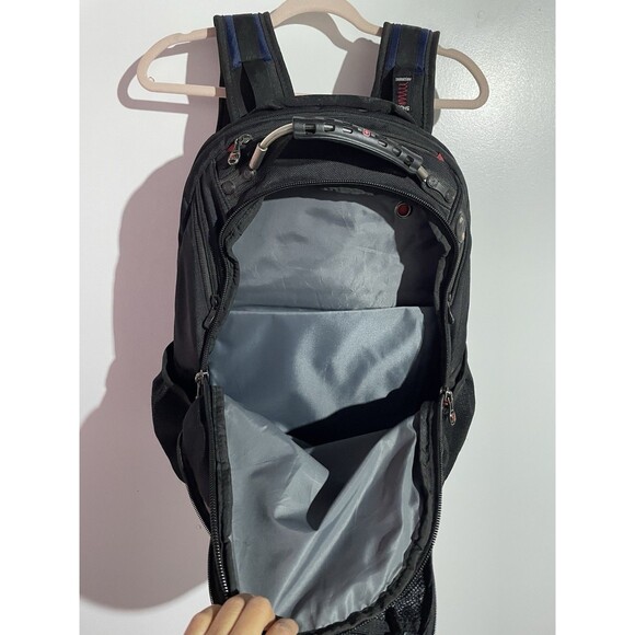 SwissGear Backpack Wenger Ibex 17” Laptop Multi zip Pockets Padded Straps Travel - Picture 4 of 8